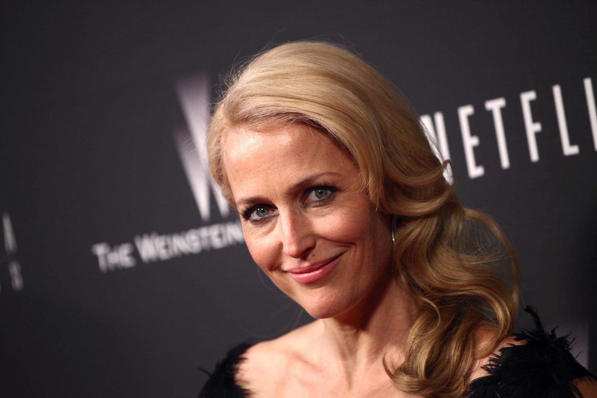 Gillian Anderson 1033